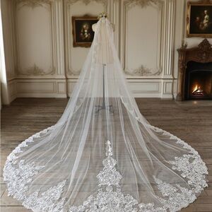 Elegant White Lace Cathedral Veil